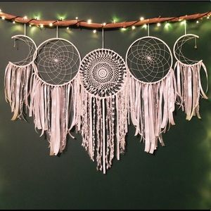 GORGEOUS above bed dream catcher ✨